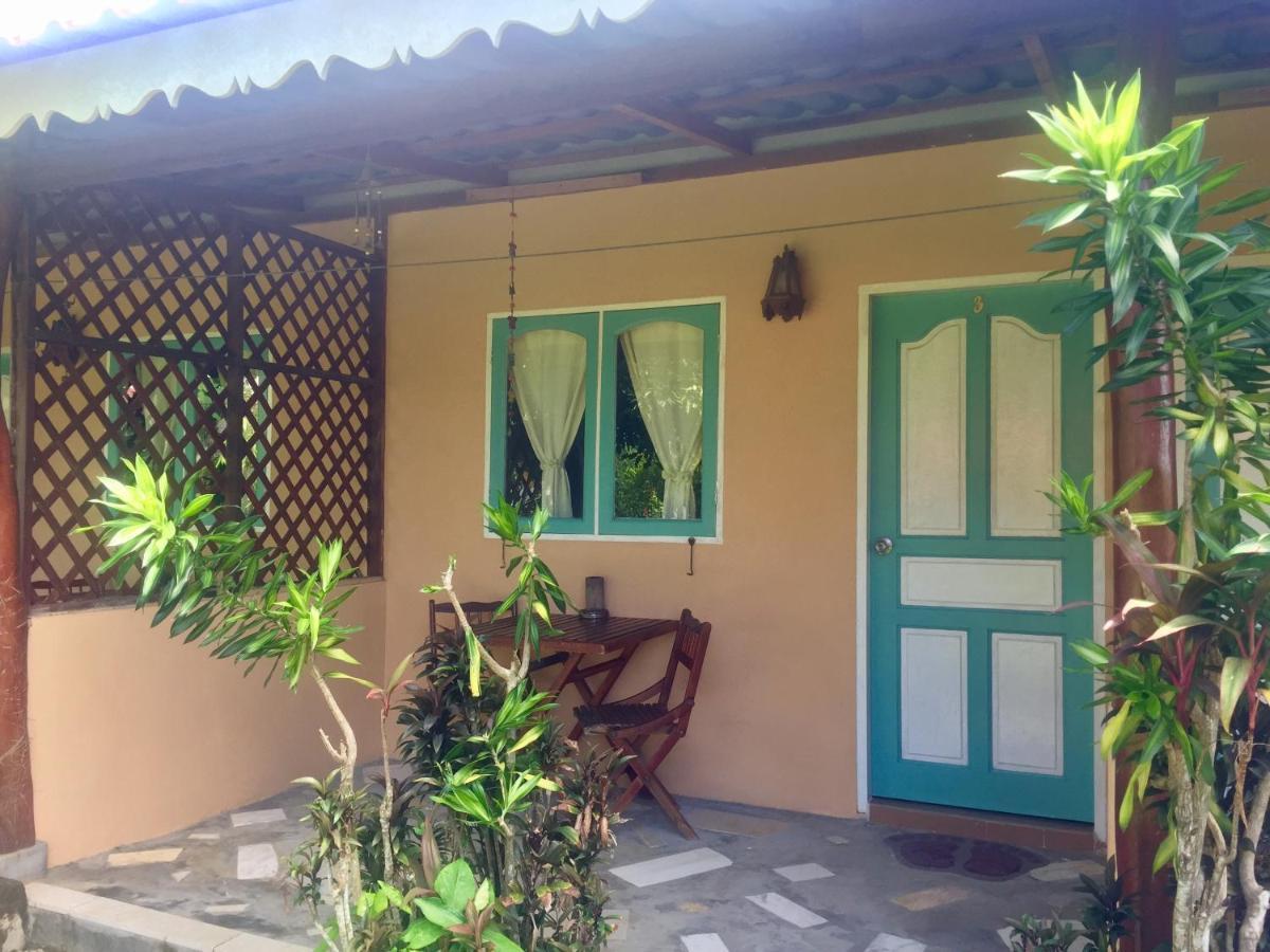Soluna Guest House Pantai Cenang  Exterior foto