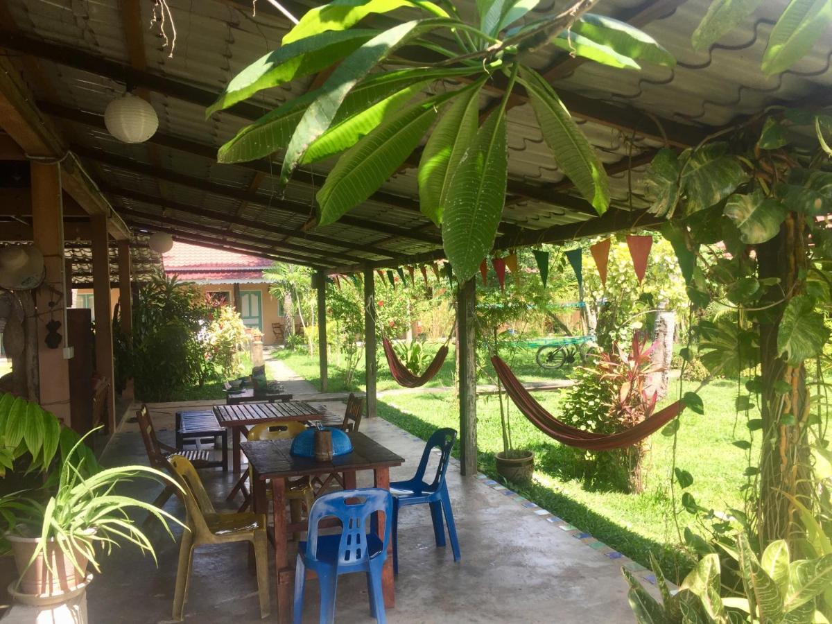 Soluna Guest House Pantai Cenang  Exterior foto